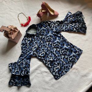 A.Z.I. New York Tiered Ruffle Sleeve Animal Print Blue/Black/White Blouse sz XS